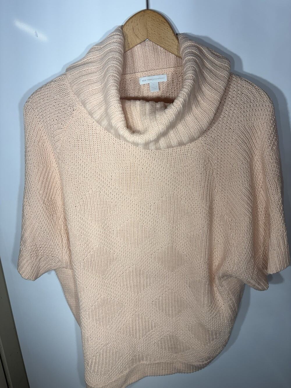New York & Company cowl neck sweater Women’s Size L Pink